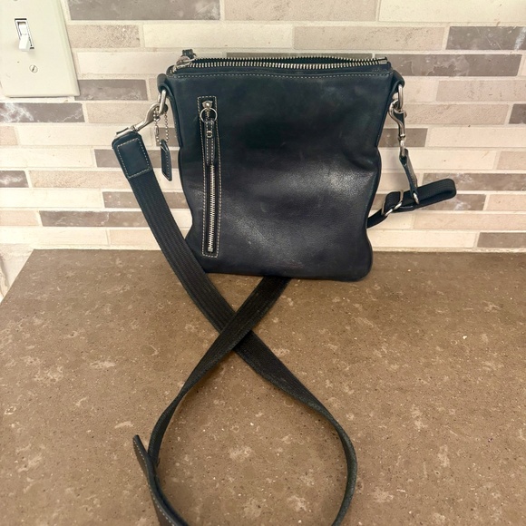 Vintage Coach Hamptons Black Leather Swingpack Crossbody Purse - Picture 3 of 4